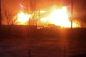 В Берёзовском сгорело четыре автомобиля в частном гараже